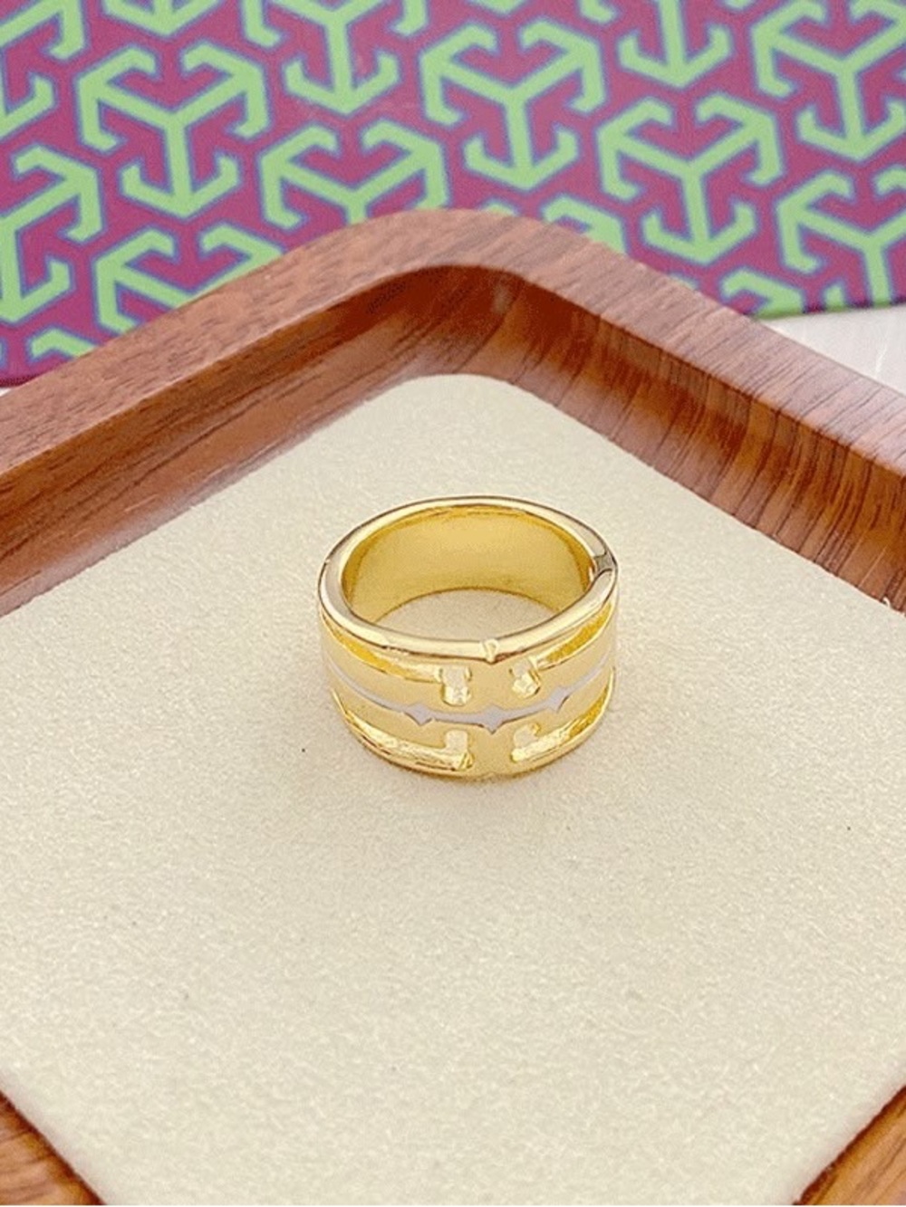 Tory Burch Gold and Cream Two-Tone Ring SIZE8